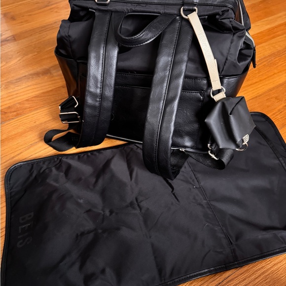 COPY - Barely used: BEIS Black Diaper Backpack (minimal wear) - Picture 2 of 16